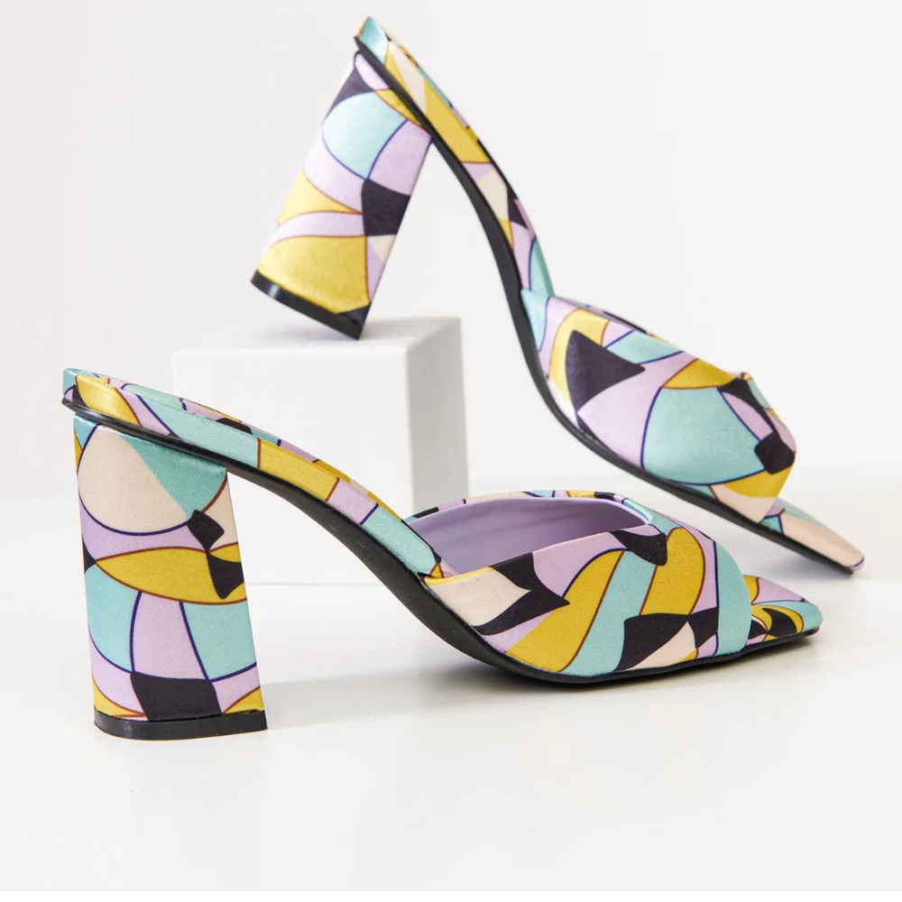 New Bamboo 1960 Vintage Pump size 8 Heels Retro Swirl Satin shoes